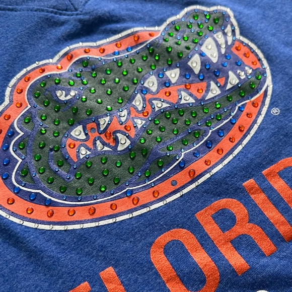Florida GATORS Blue V-Neck Short Sleeve T-Shirt by Campus Heritage-Size M - Picture 4 of 10
